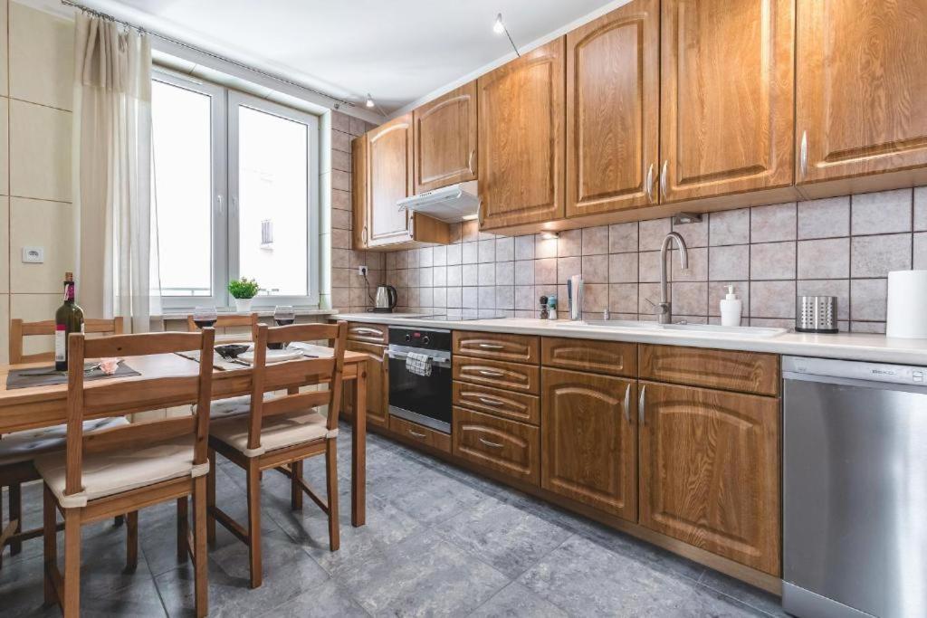 Apartament Niecala Queens Superior Люблін Екстер'єр фото